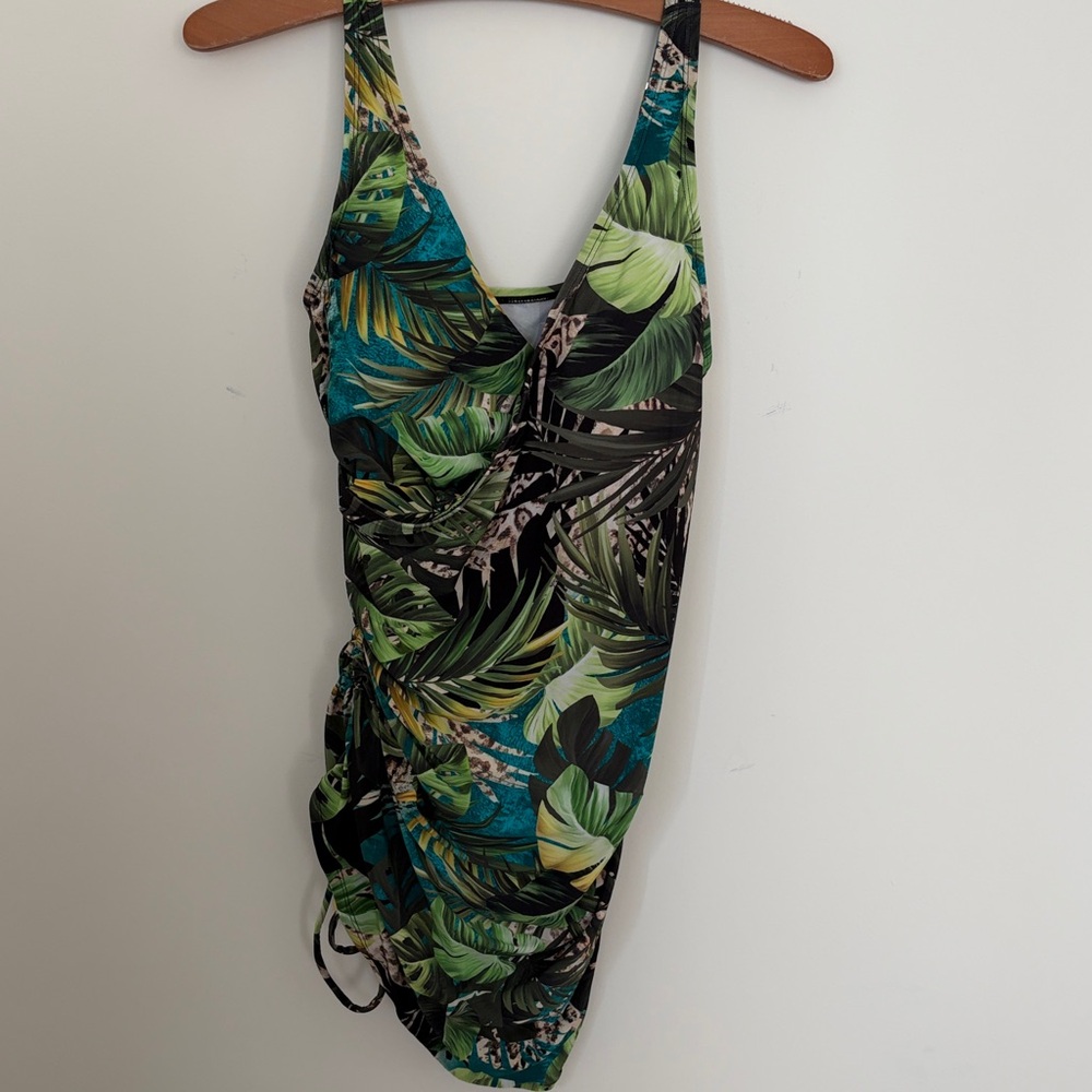 NWOT Bluefly Beyond One-piece Swimsuit Size 12 - Picture 4 of 5